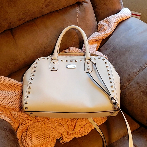 Michael Kors Handbags - Michael kors purse